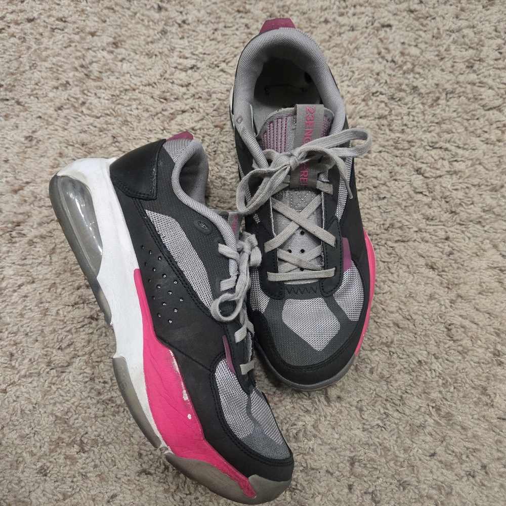 Nike Air 200E Sneaker size 11